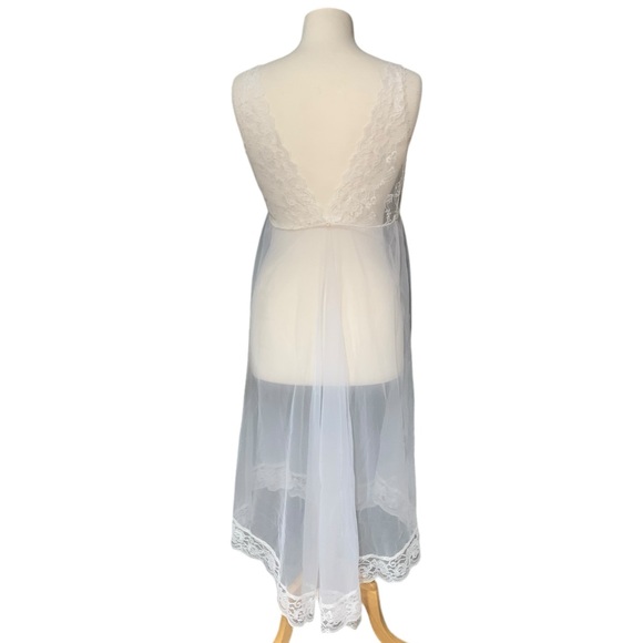 Vintage Deena petite lacy sheer nightie - Picture 4 of 7